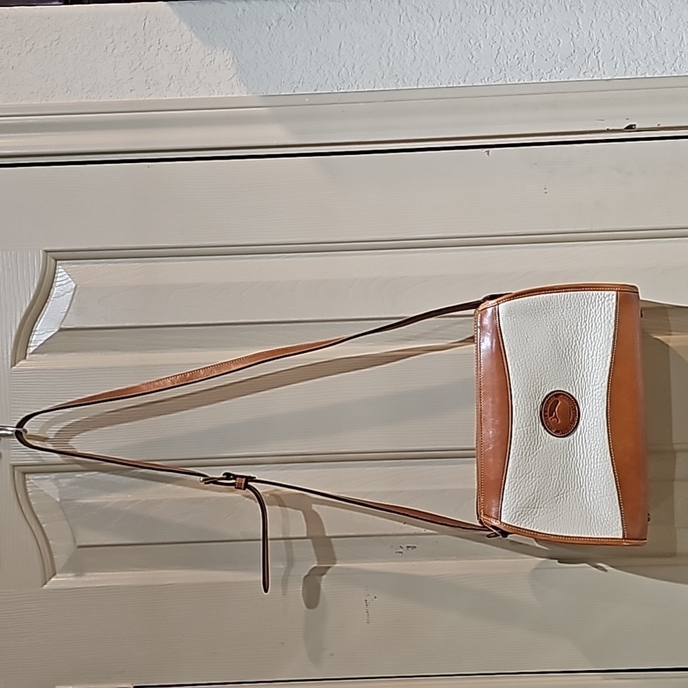 Dooney & Bourke Leather cross body Bag Vintage